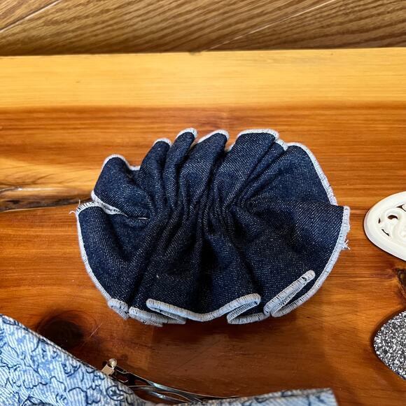 Vintage Lot 1990's Barrettes Hair Clips Big Bows Ruffle Glitter Y2K - Picture 7 of 11